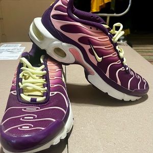 Nike Air Max Plus GS Size 7